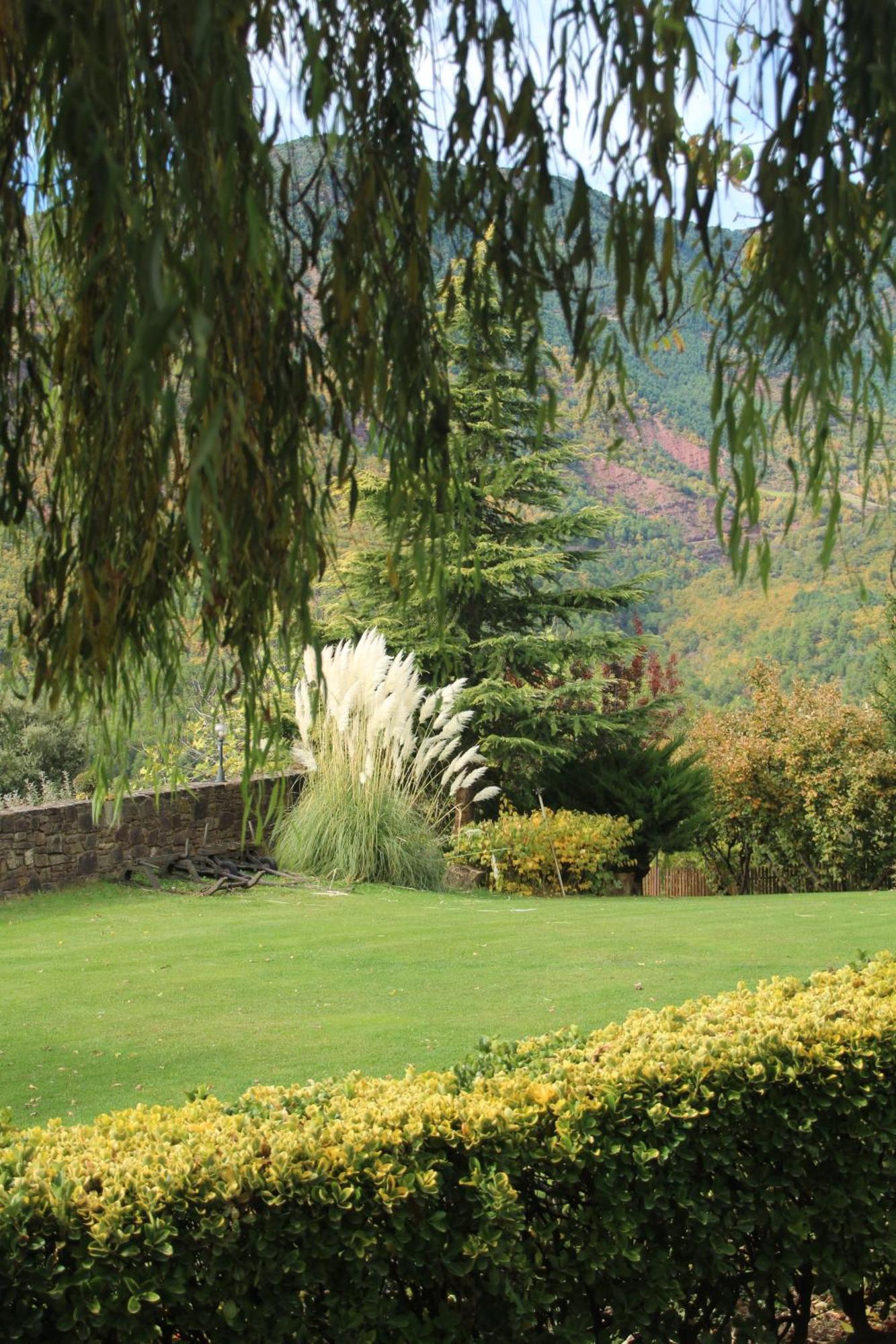 Les Flors - Hotel Rural & Cabanyes Gramós Exterior foto